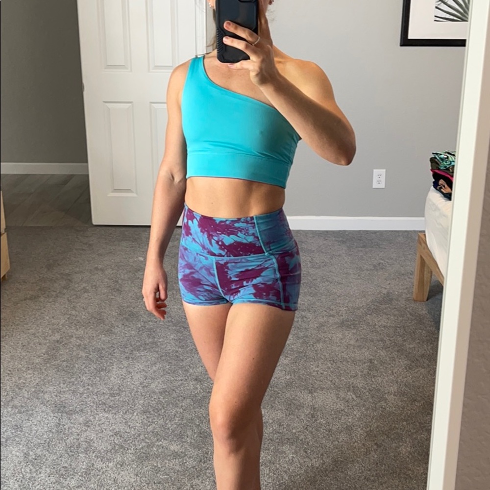 Picket short & one shoulder sports bra